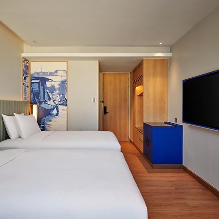 Hilton Garden Inn Bangkok Riverside Екстер'єр фото