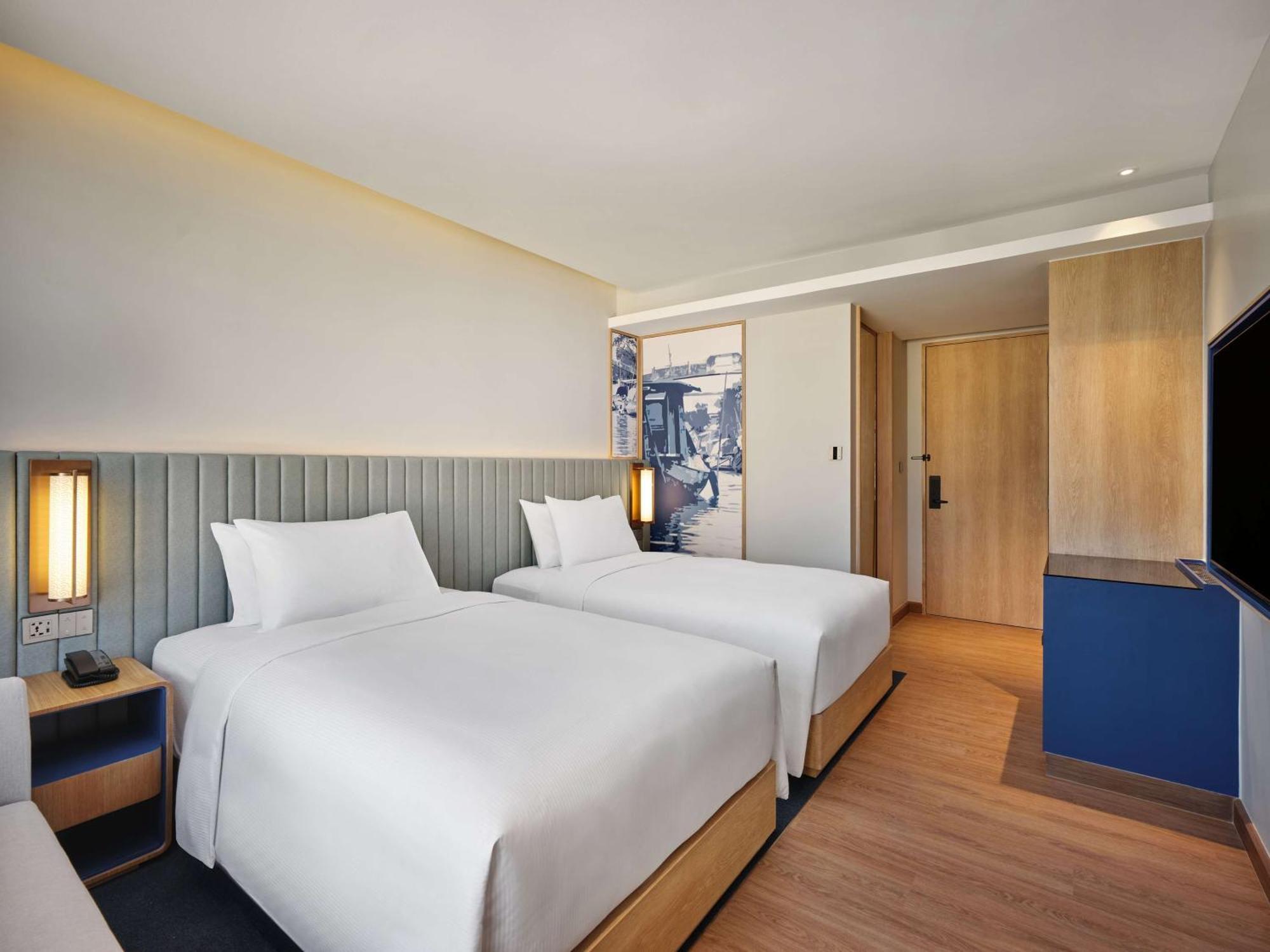 Hilton Garden Inn Bangkok Riverside Екстер'єр фото