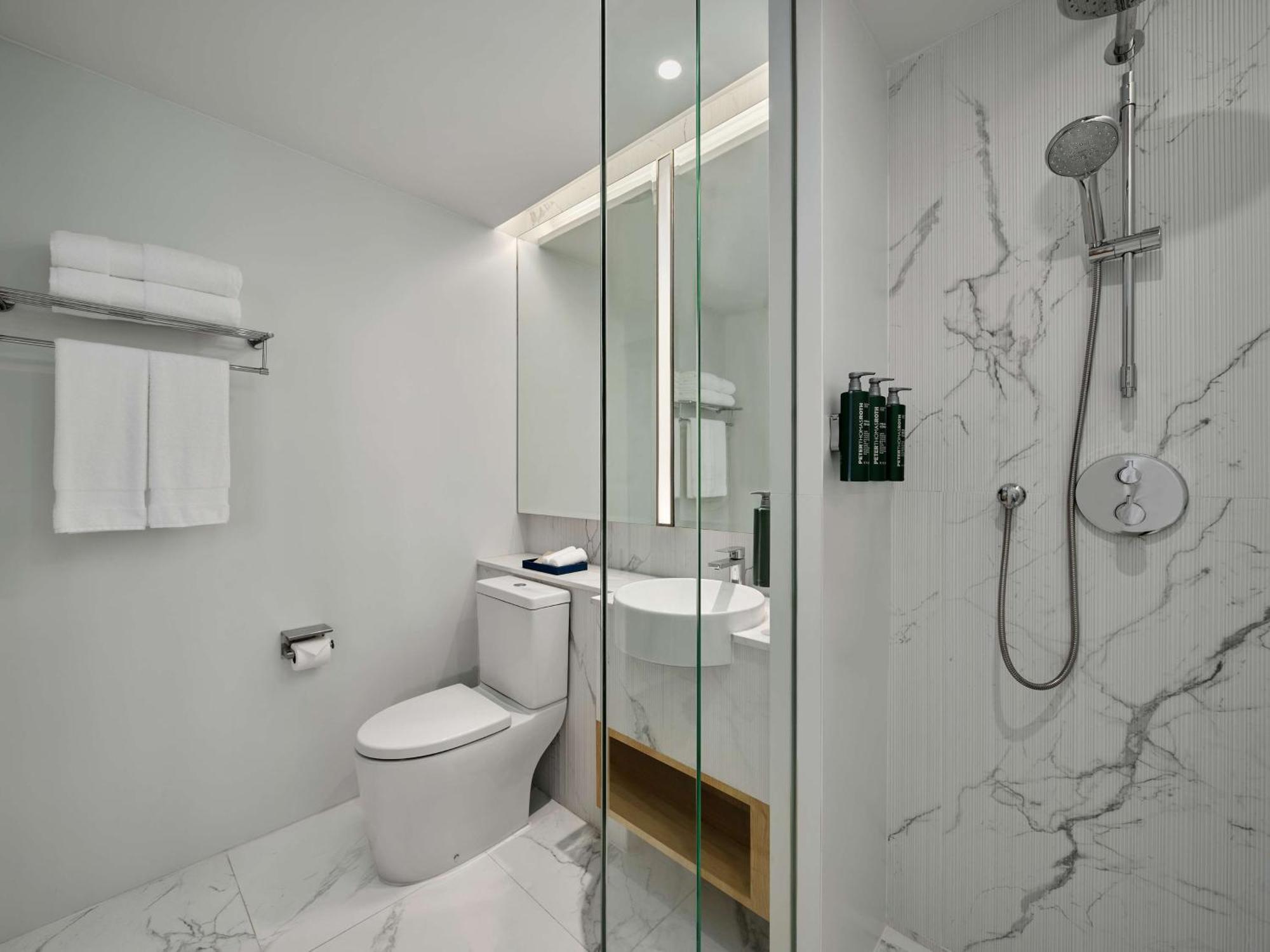 Hilton Garden Inn Bangkok Riverside Екстер'єр фото