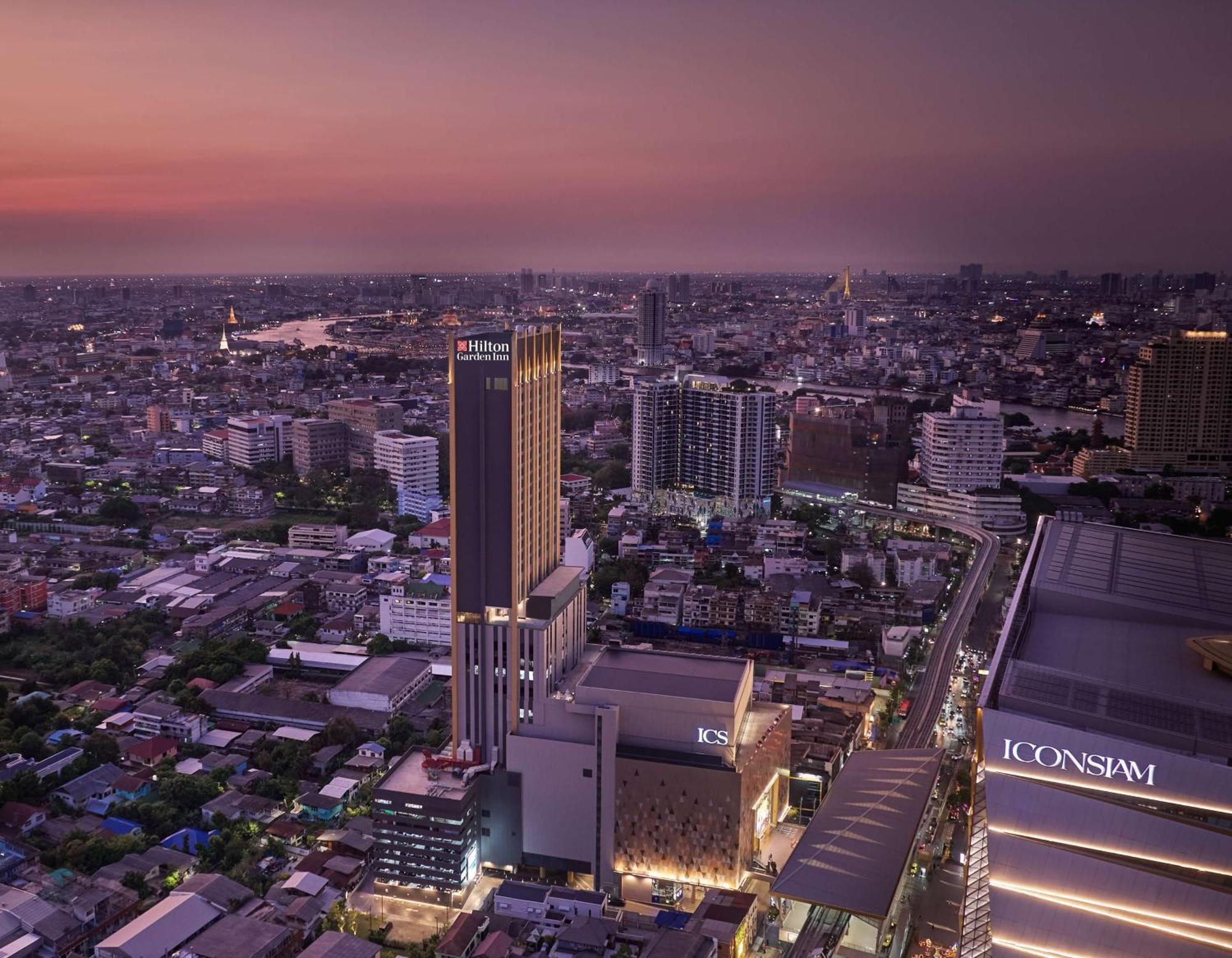 Hilton Garden Inn Bangkok Riverside Екстер'єр фото