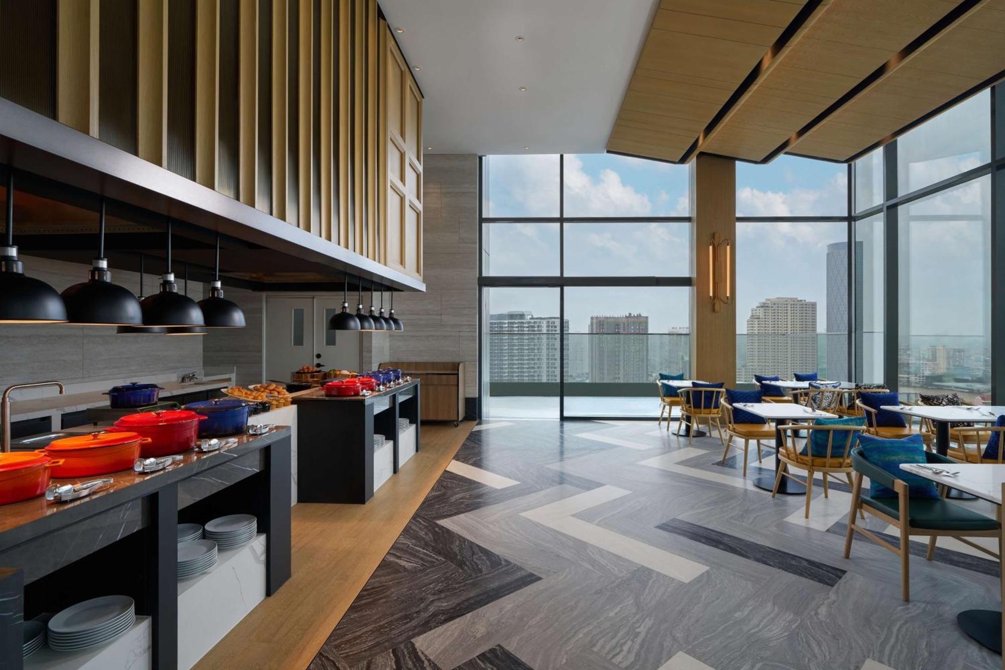 Hilton Garden Inn Bangkok Riverside Екстер'єр фото
