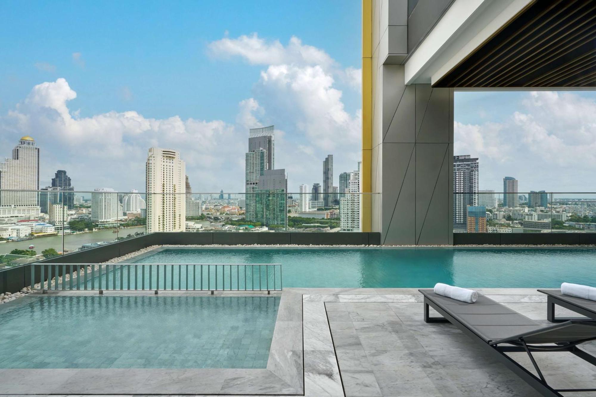 Hilton Garden Inn Bangkok Riverside Екстер'єр фото
