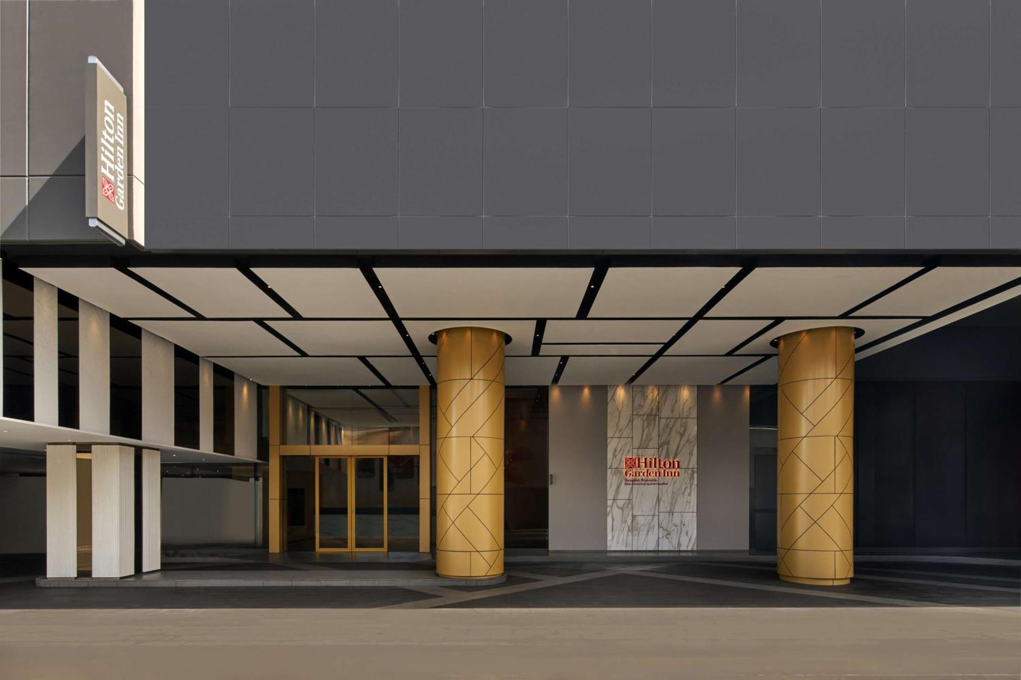 Hilton Garden Inn Bangkok Riverside Екстер'єр фото