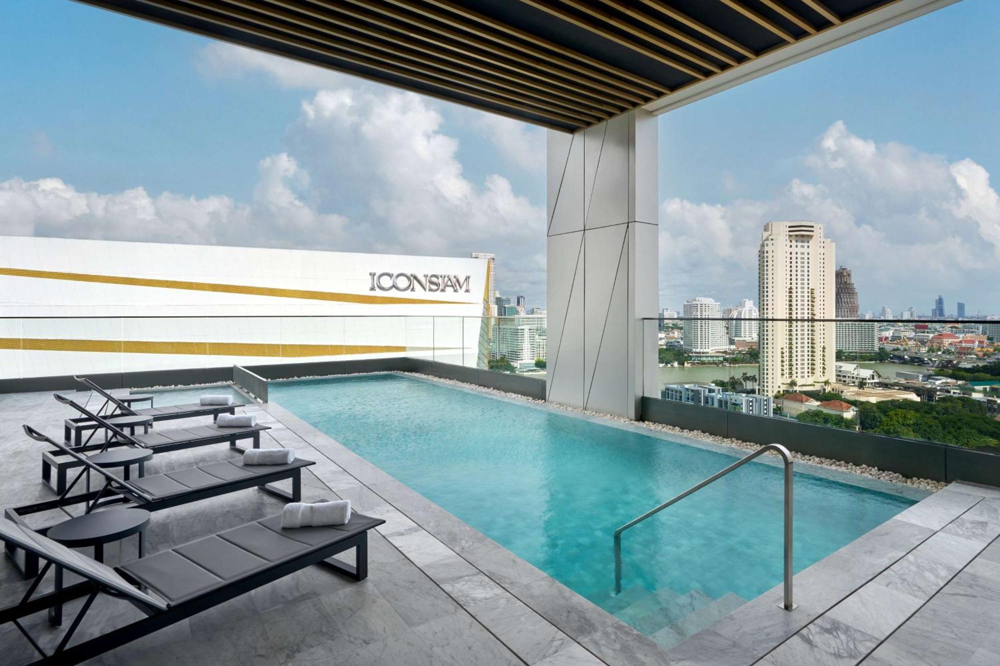 Hilton Garden Inn Bangkok Riverside Екстер'єр фото