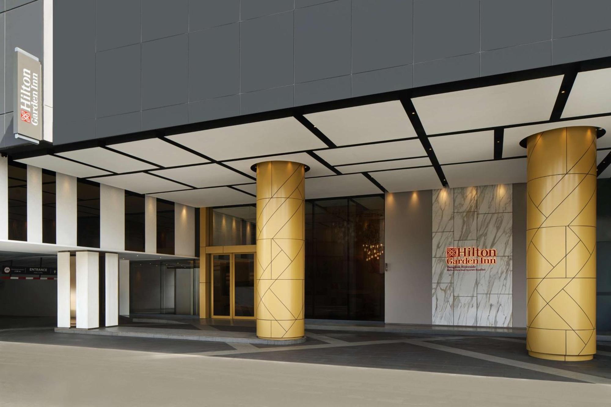 Hilton Garden Inn Bangkok Riverside Екстер'єр фото