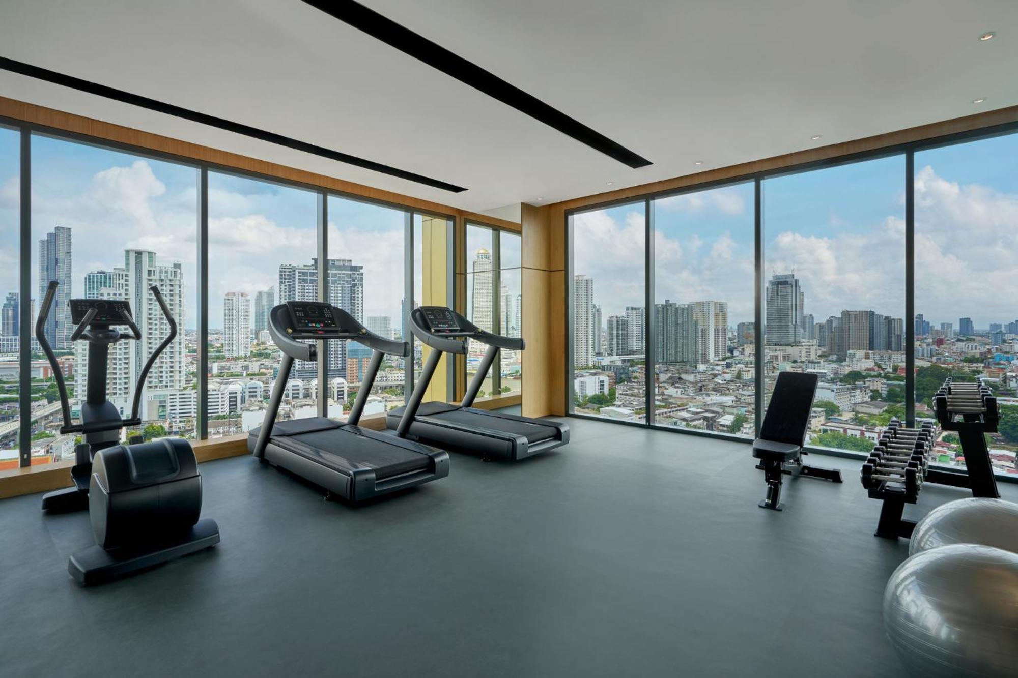 Hilton Garden Inn Bangkok Riverside Екстер'єр фото